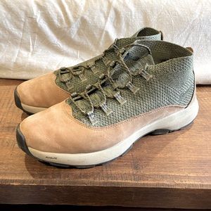 Dan we - Capeline Low Men’s boots - Size 11 1/2